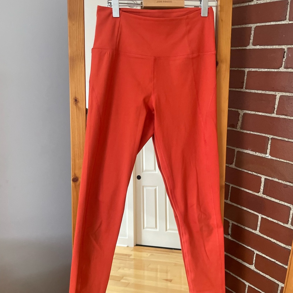 Girlfriend Collective High-Waist Athletic Leggings Colour is Tart